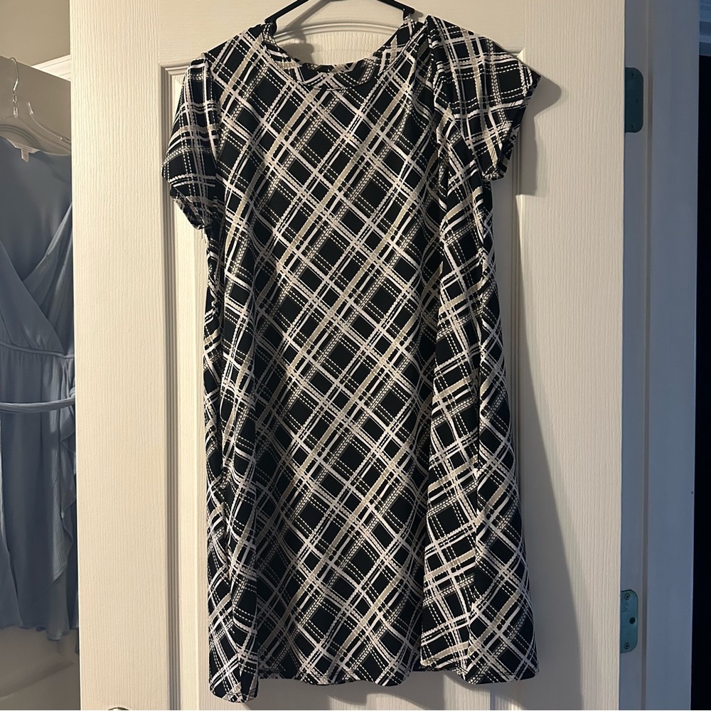 Apt. 9 Black and White A-line Mini Dress with Flutter Cap Sleeves